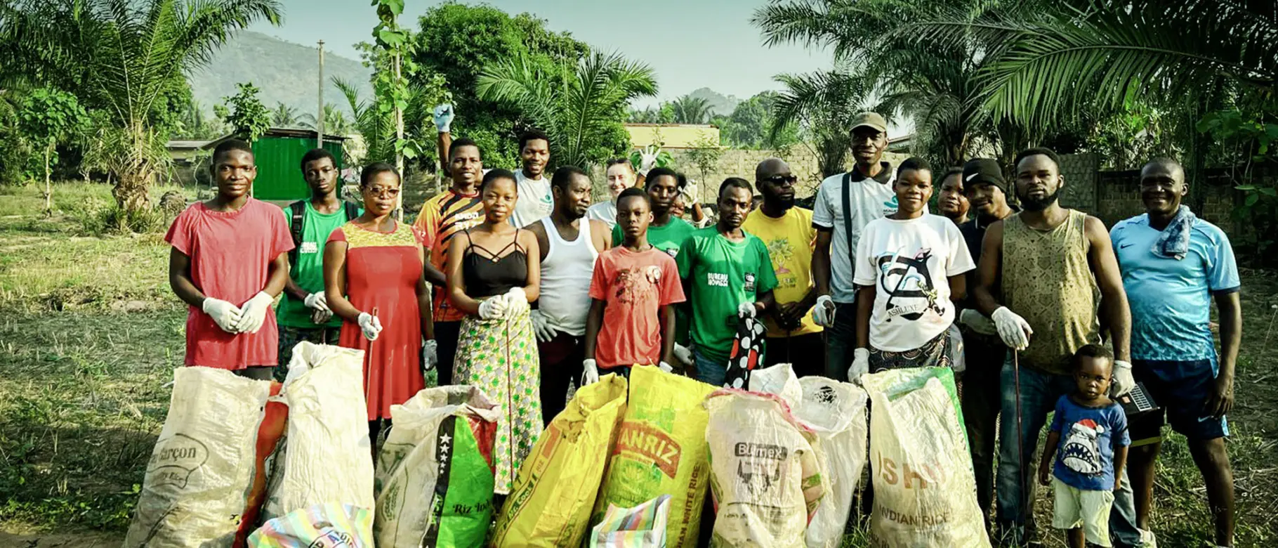 ArticleIntro_Projekct-Togo-Recycling_Muellsammlung_Desktop_3840x1920.jpg