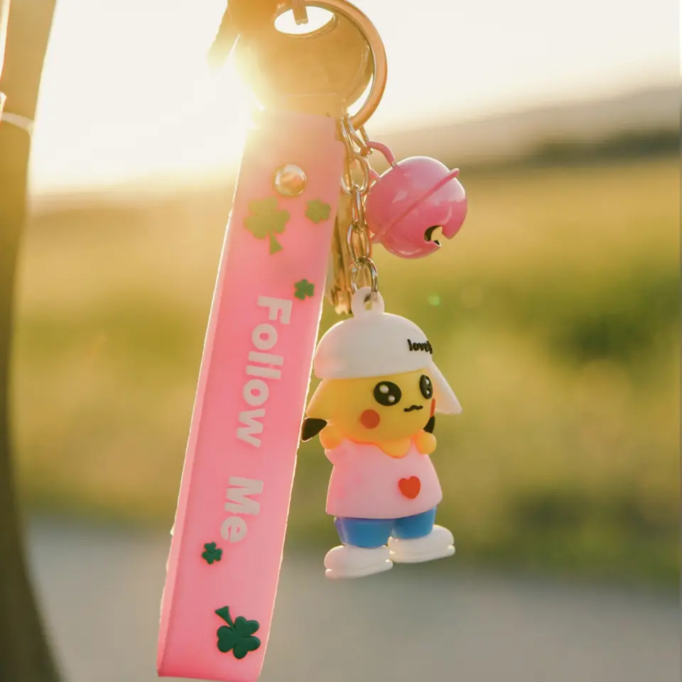 Keychain promotional product in use – illustrating the carbon footprint of promotional products