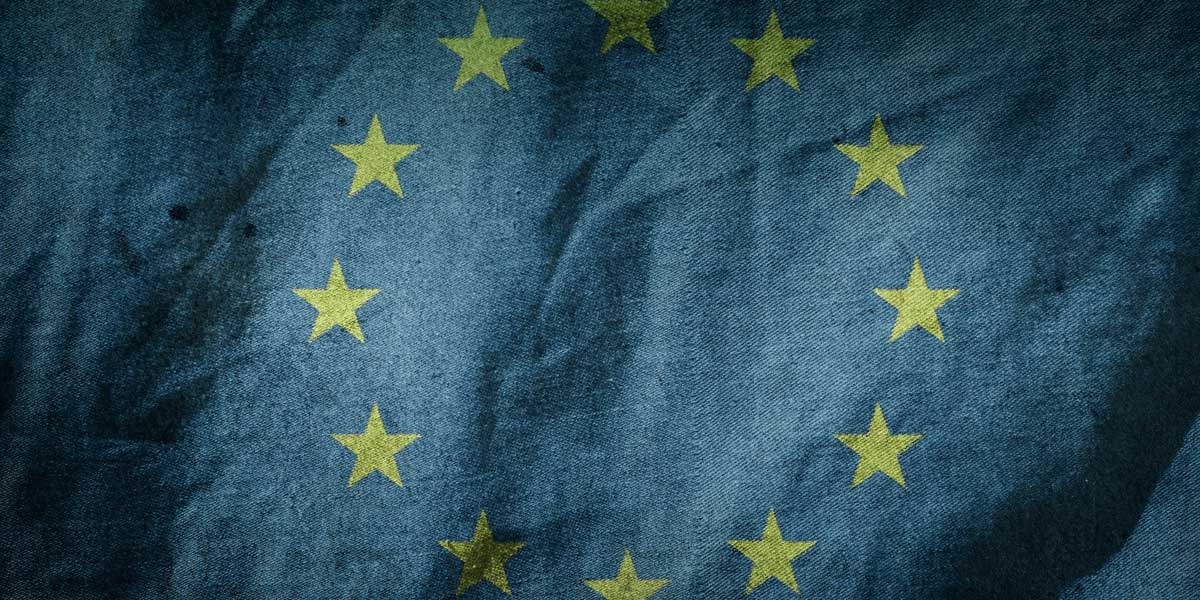 Location- & Market-Based Ansätze: Globale Relevanz , EU-Flagge